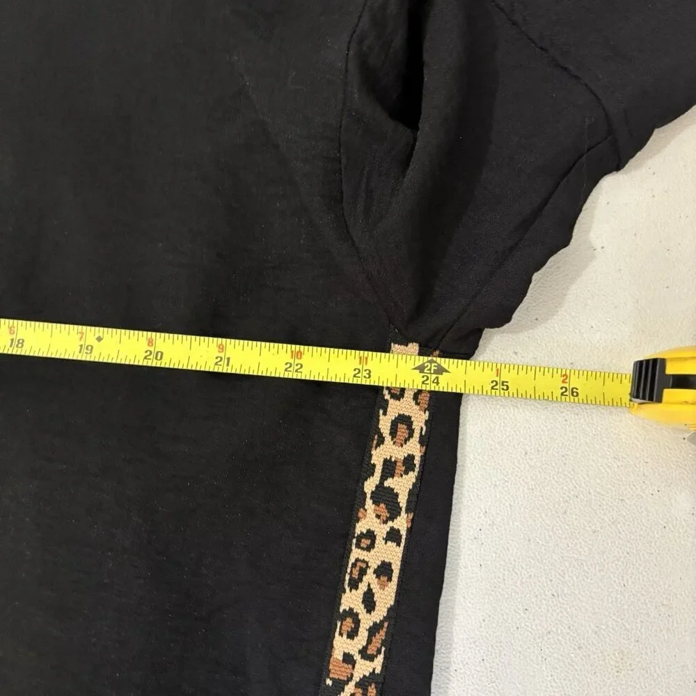 Entro Oversized Button Up Collared Shirt 3/4 Sleeve Black / Animal Print Sz Smal